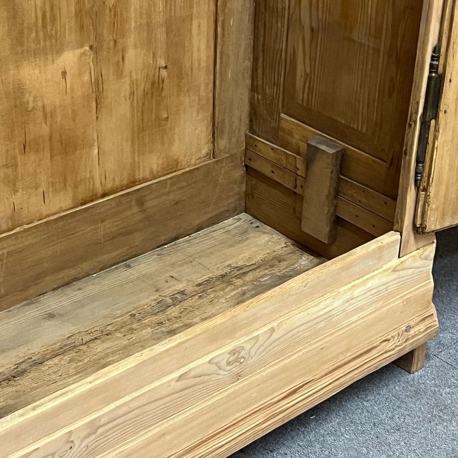 Antique Large Very Tall French Antique Pine Double Wardrobe (Dismantles) (X1507G)