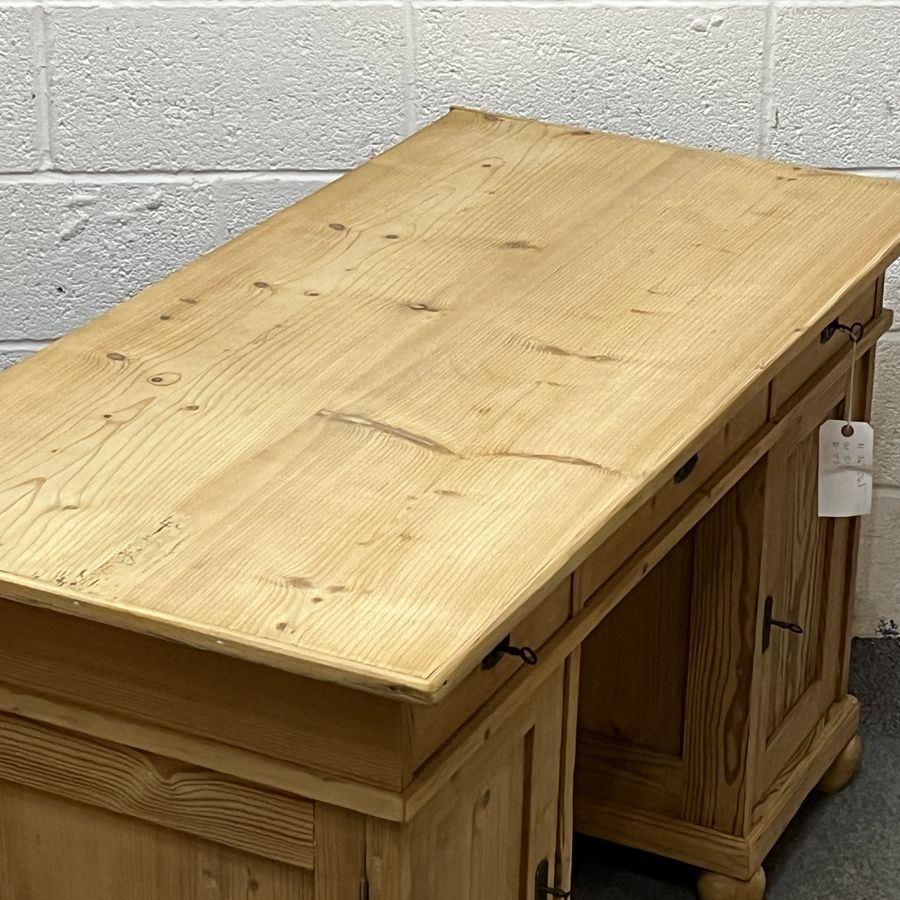 Antique Antique Pine Pedestal Desk (Z2809D)