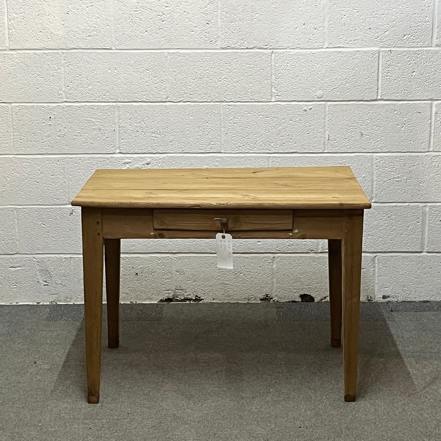 Small Old Pine Table With Drawer (C1704C)