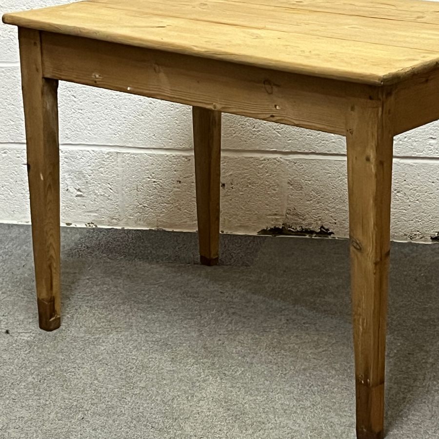 Antique Small Old Pine Table With Drawer (C1704C)