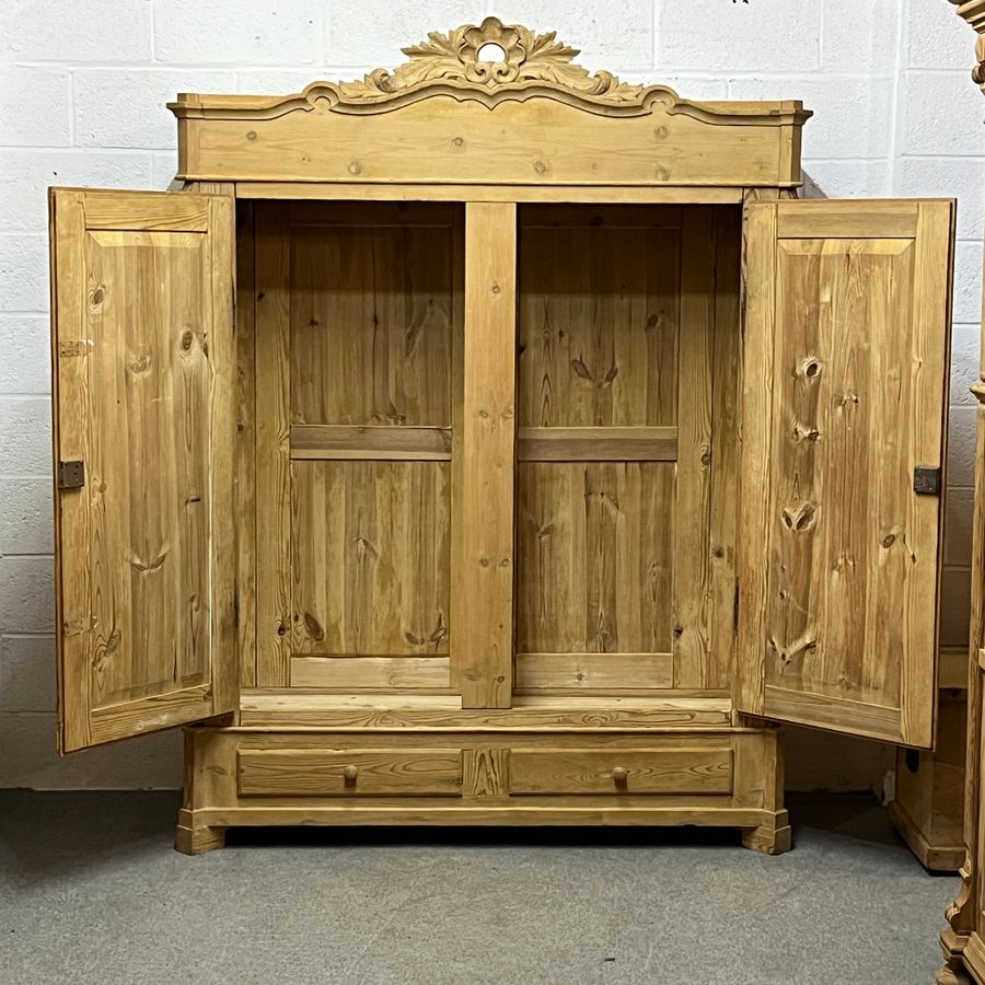 Antique Large Decorative Antique Pine Double Wardrobe (Dismantles) C6152E