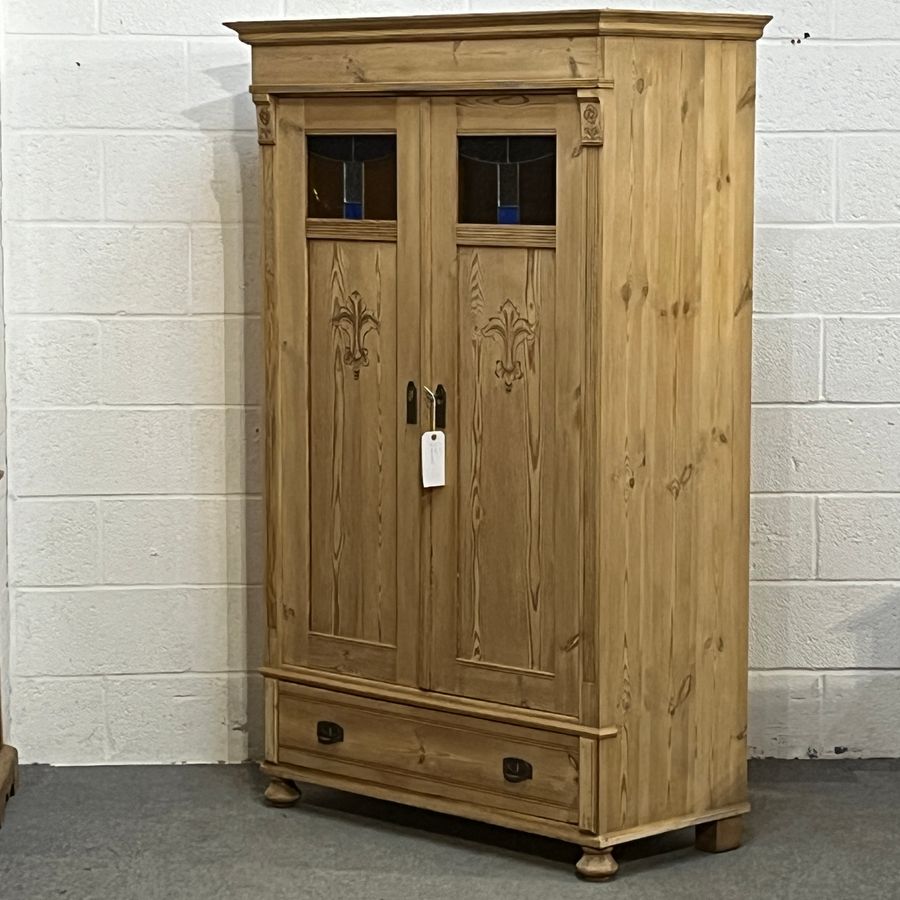 Antique Small Pine Wardrobe With Bottom Drawer (D0608D)