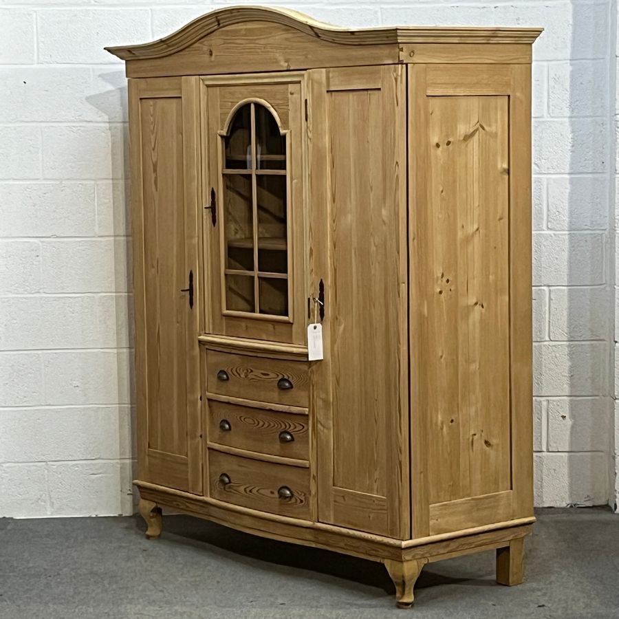 Antique Large 1930’s German Pine Bedroom Unit With (D0305G)