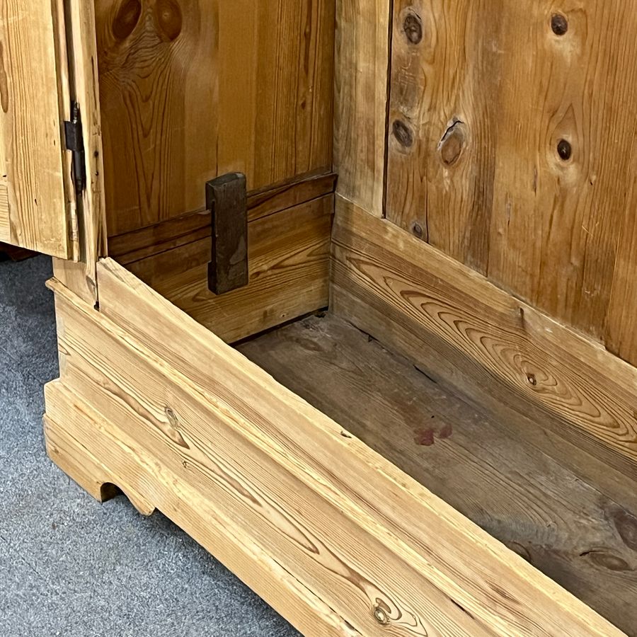 Antique Small Double Antique Pine Wardrobe (Dismantles) D0805E