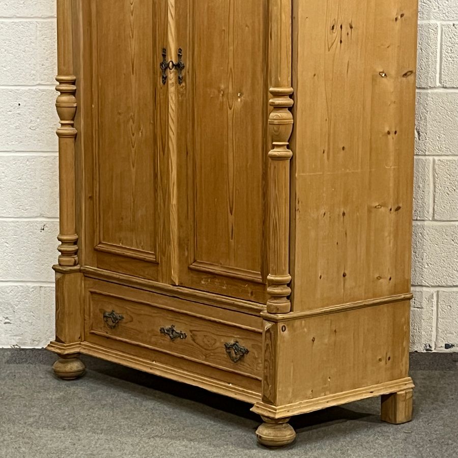 Antique Small Column Antique Pine Double Wardrobe With Bottom Drawer (D1805D)