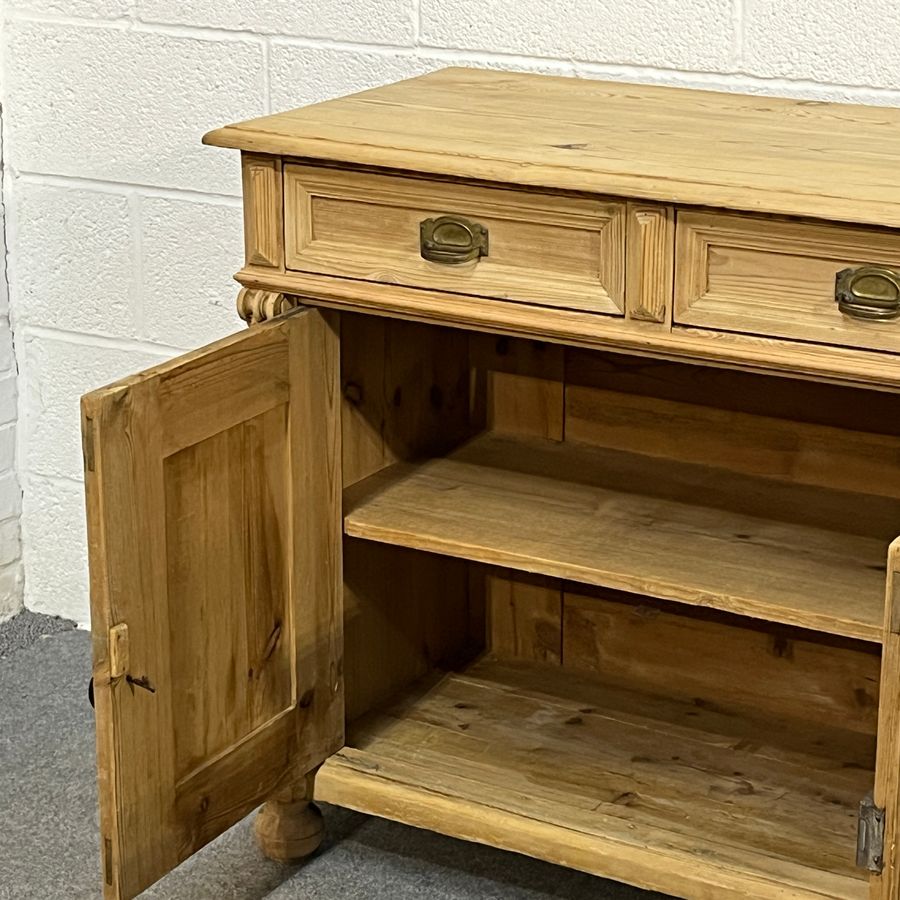 Antique Antique Pine Dresser Base/Cupboard (D5102C)