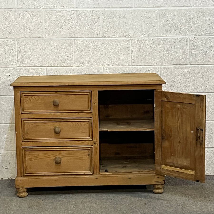 Antique Old English Pine Single Door Cupboard With Drawers (C6501D)