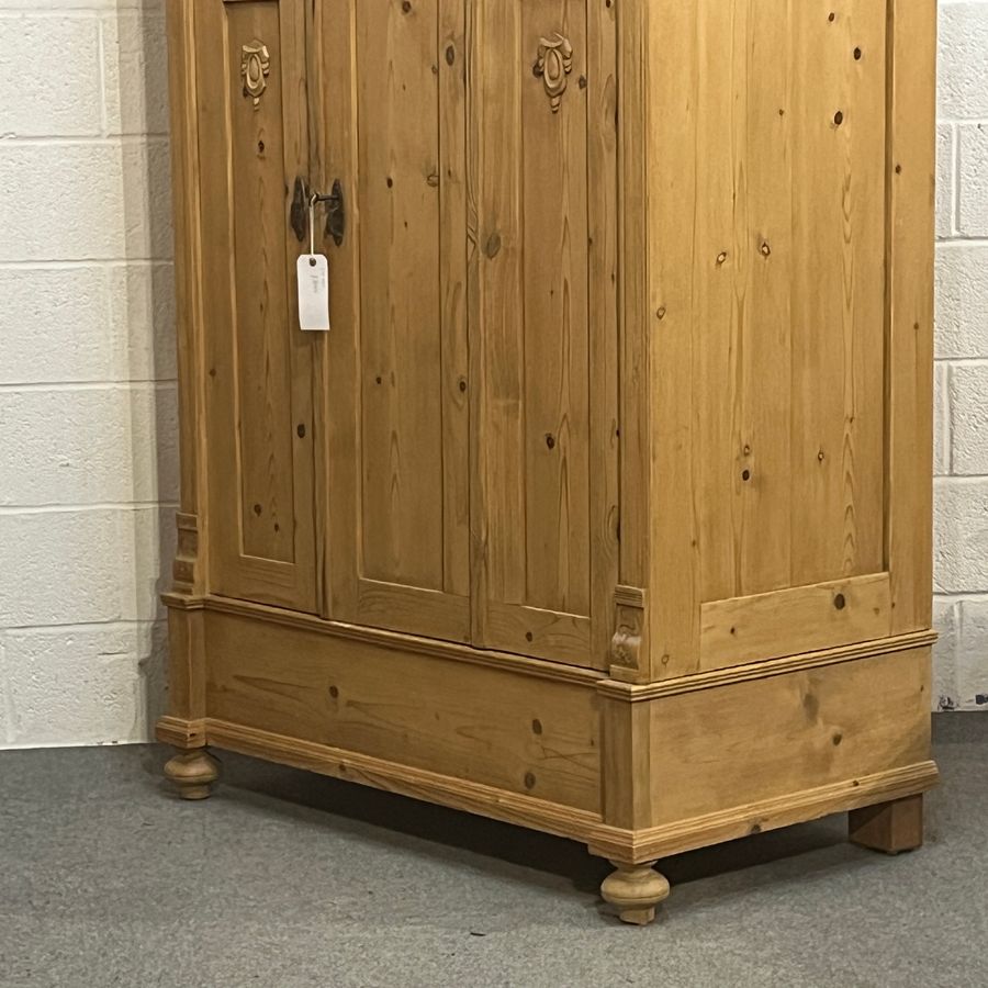 Antique Small Antique Pine Double Wardrobe (Dismantles) D1005E