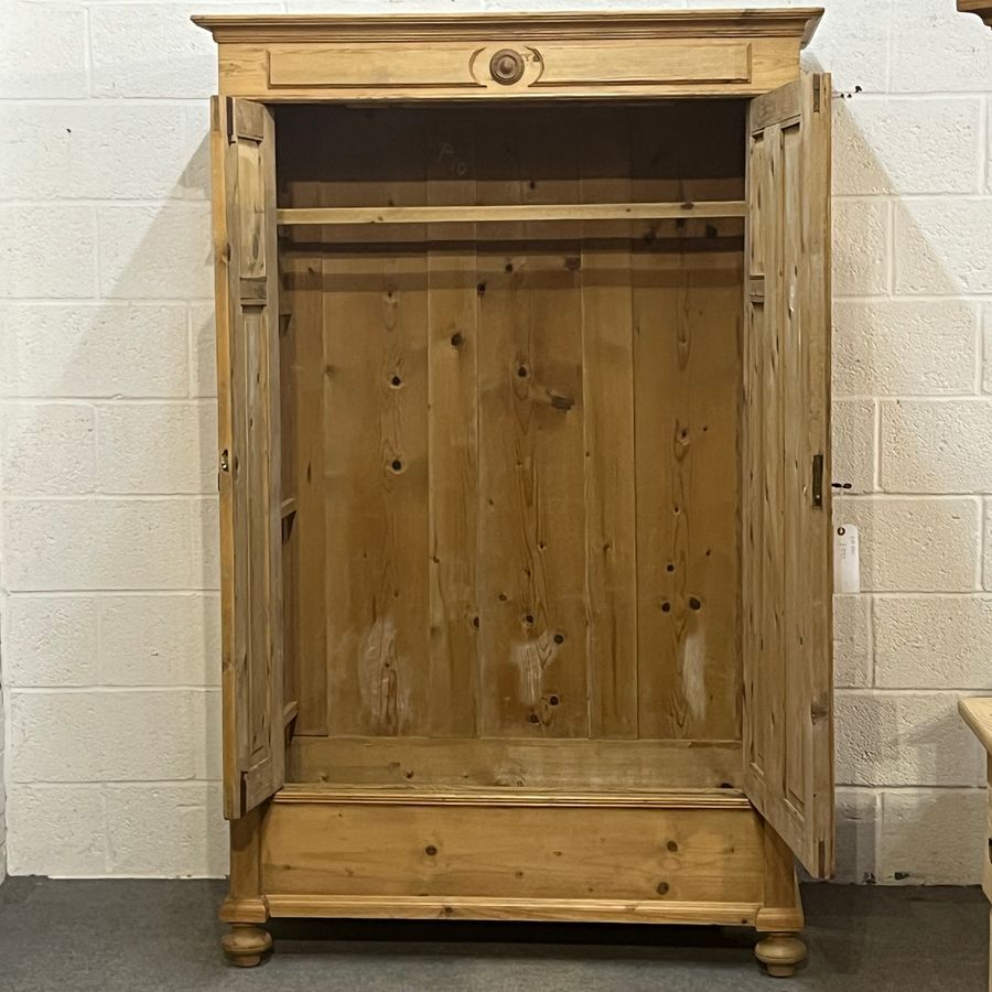 Antique Small Antique Pine Double Wardrobe (Dismantles) D1005E