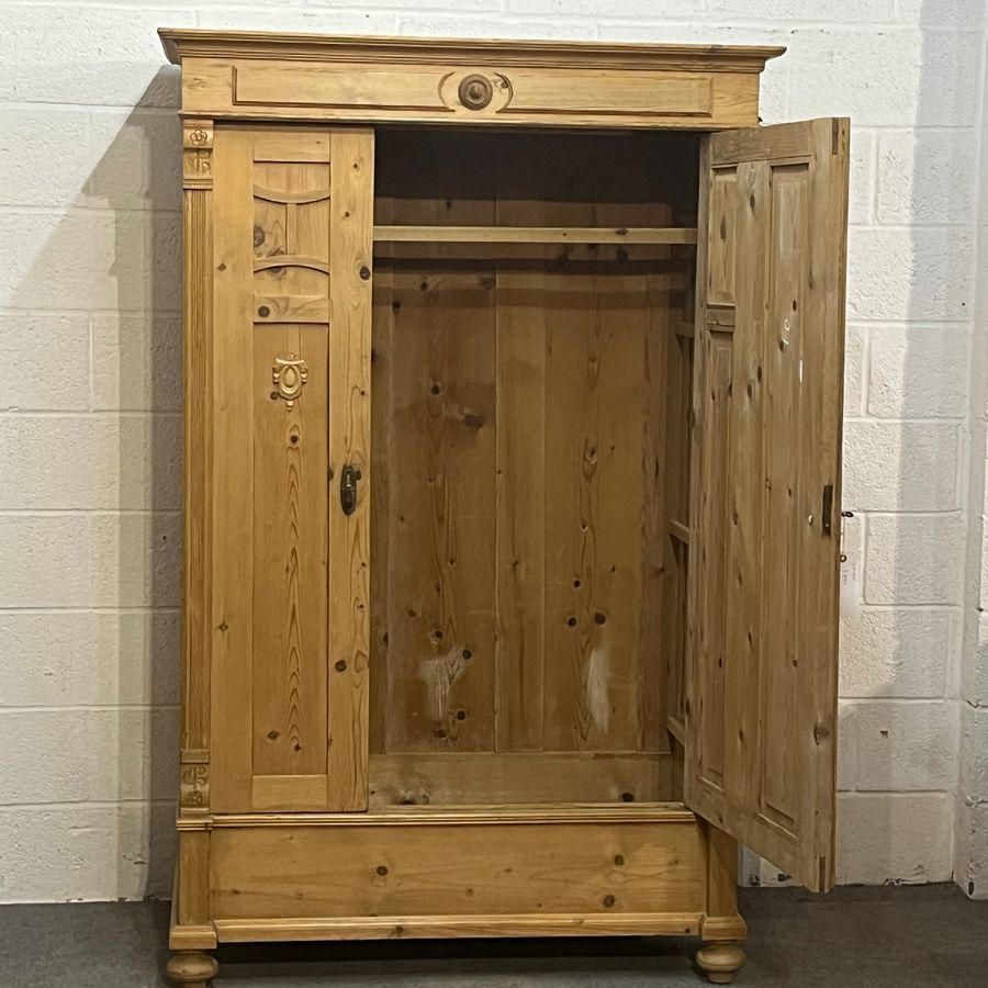 Antique Small Antique Pine Double Wardrobe (Dismantles) D1005E