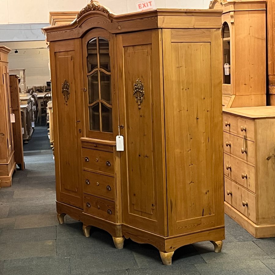 Antique Large Antique Pine Bedroom Wardrobe Unit (D4705F)