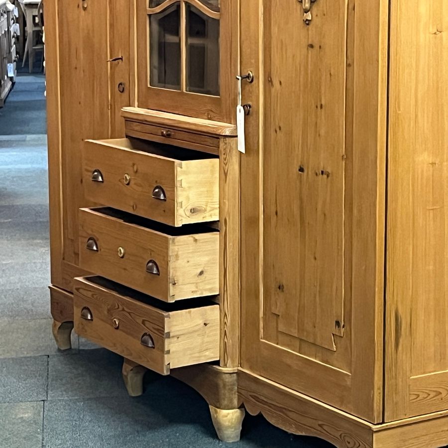 Antique Large Antique Pine Bedroom Wardrobe Unit (D4705F)