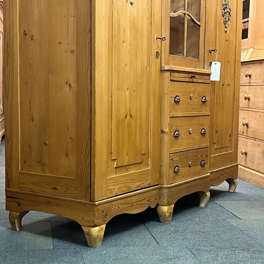 Antique Large Antique Pine Bedroom Wardrobe Unit (D4705F)