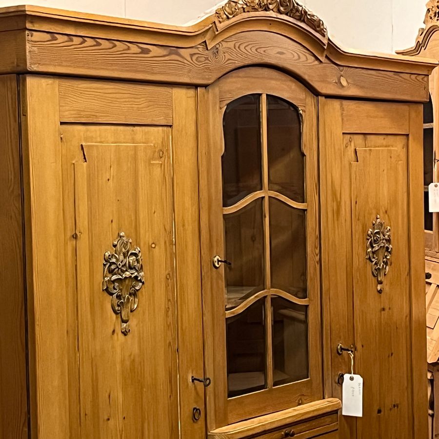 Antique Large Antique Pine Bedroom Wardrobe Unit (D4705F)