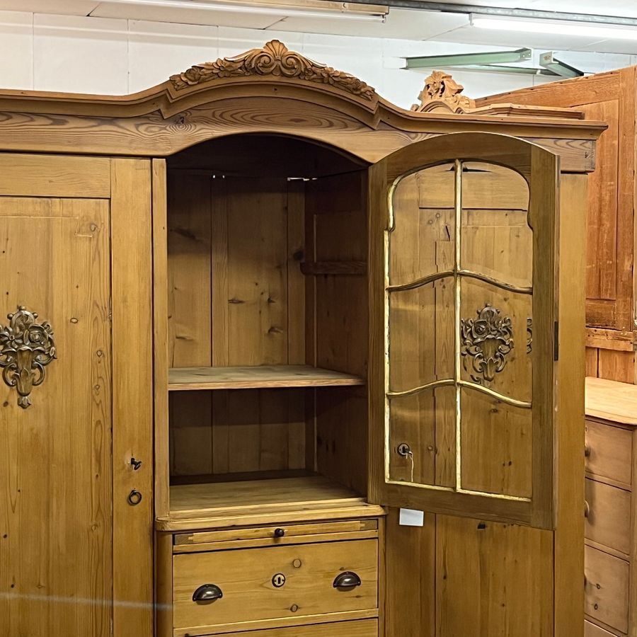 Antique Large Antique Pine Bedroom Wardrobe Unit (D4705F)