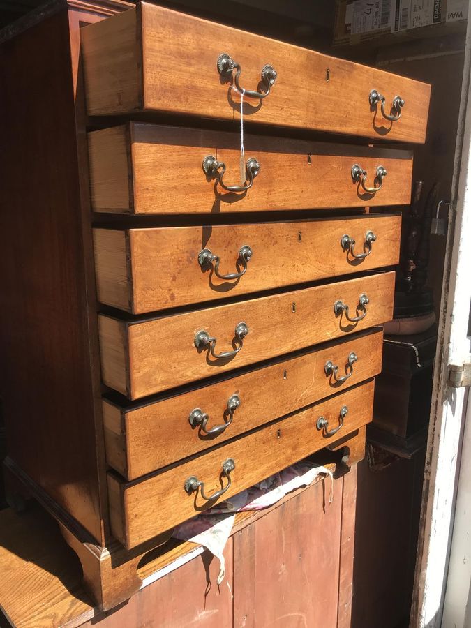 Antique Nice Mahogany 6-Drawer Chest of Drawers with Original Bracket Feet