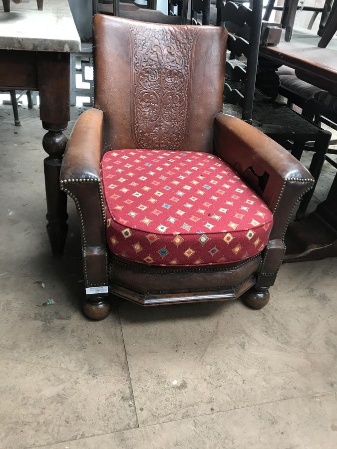 Antique Nice Pair of Oak Framed Leather Chair with Embossed Panned Back