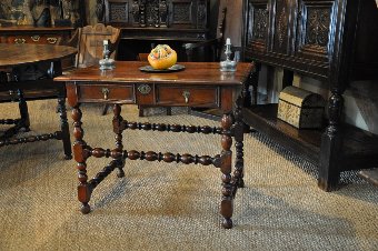 A FINE CHARLES II SOLID YEW WOOD SIDE TABLE. CIRCA 1680