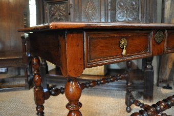 Antique A FINE CHARLES II SOLID YEW WOOD SIDE TABLE. CIRCA 1680 