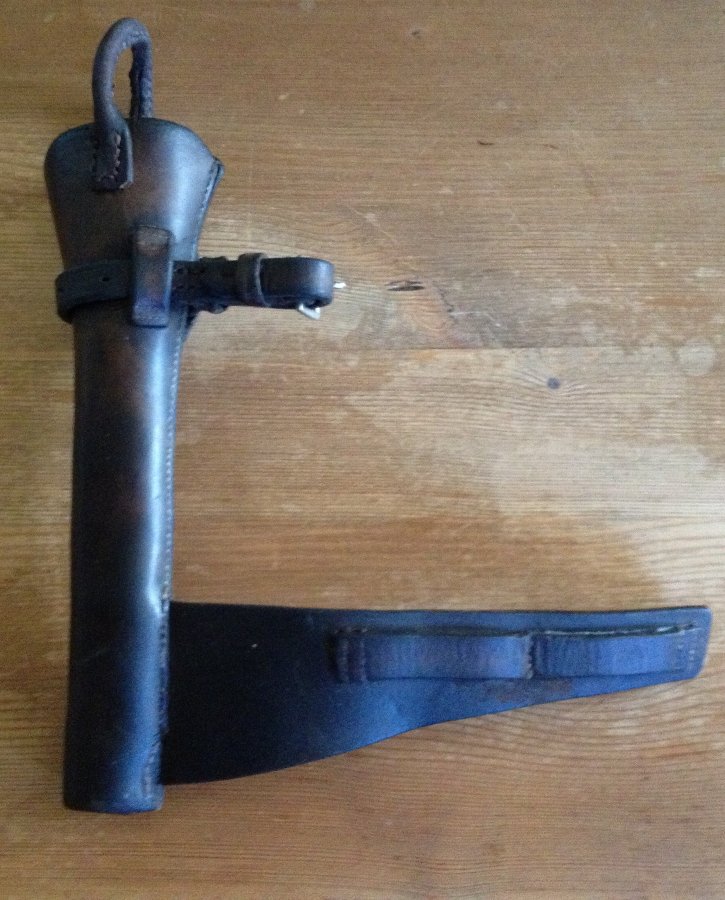 Vintage saddle fitting Hunting Horn Case for 9 inch hunting horn