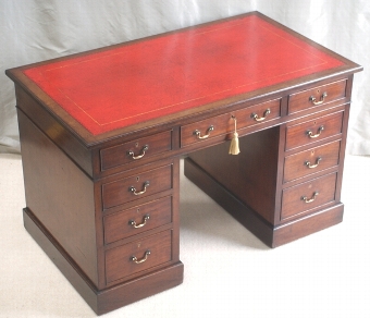 Small Victorian Pedestal Desk