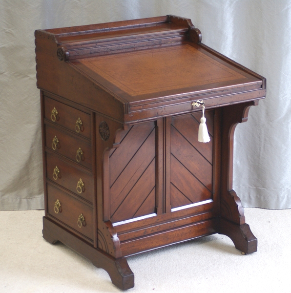 Antique Finest Arts & Crafts Davenport Desk