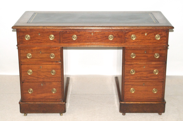 Small Victorian Mahogany Pedestal Desk