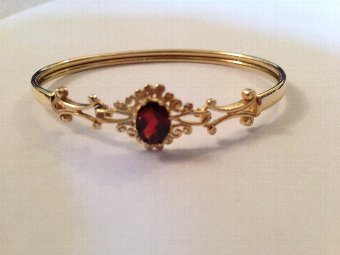 9ct gold ornate red garnet bangle