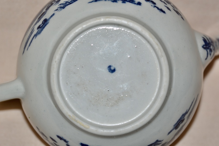 Antique Circa 1765-85 Worcester 1st Period Porcelain Small Round Teapot 