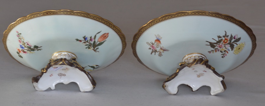Antique A Stunning Pair of 1885 Royal Worcester Porcelain Pedestal Dishes / Tazzas