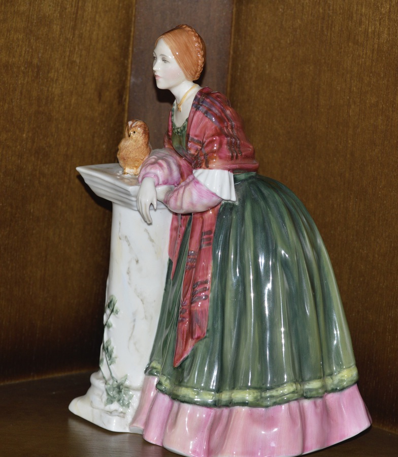 Antique Limited Edition 1988 Royal Doulton Florence Nightingale China Figurine