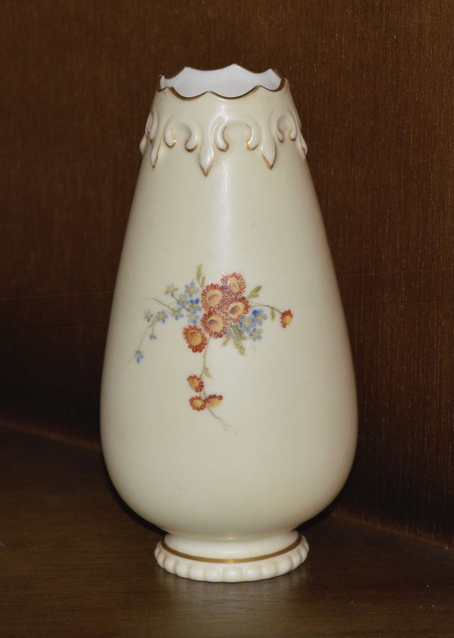 Antique Grainger & Co. Royal China Works Worcester Hand Painted Floral Vase 1890
