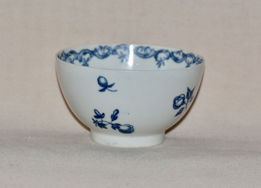 Antique 18th Century Worcester Porcelain Teabowl “Fruit & Wreath” pattern