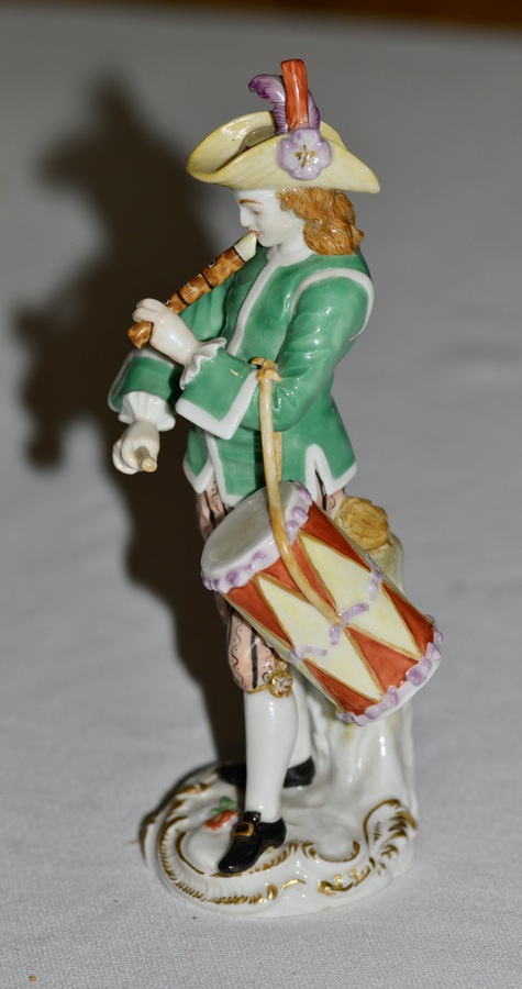 Antique A High Quality Meissen Porcelain Figure of a Musician. Late 19th century