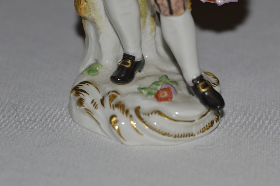 Antique A High Quality Meissen Porcelain Figure of a Musician. Late 19th century