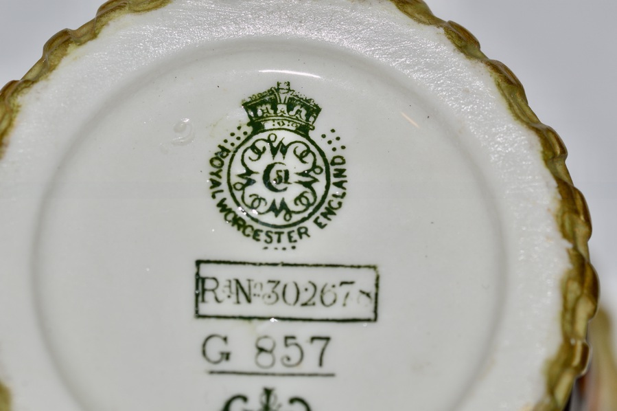 Antique 907 Royal Worcester blush ivory porcelain basketweave Cache pot / Vase
