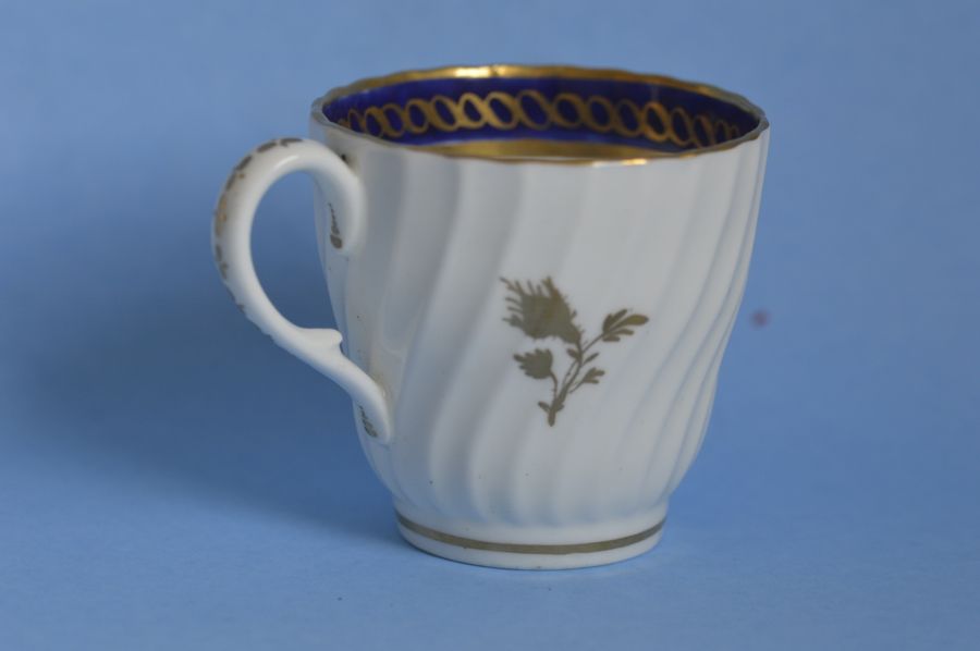 Antique A delightful 18th century Caughley Coffee Cup