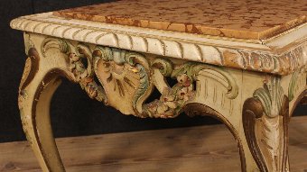 Antique Italian coffee table in lacquered, gilded and painted wood of the 20th century