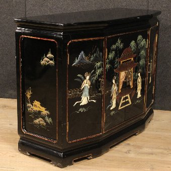 Antique French lacquered and painted chinoiserie sideboard of the 20th century