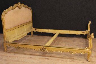Antique Venetian double bed in lacquered and gilded wood