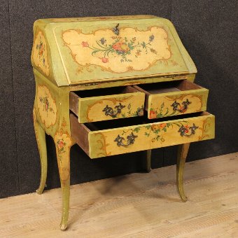 Antique Venetian bureau in lacquered and painted wood with floral decorations