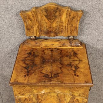 Antique Pair of Italian bedside tables in burl walnut in Art Deco style