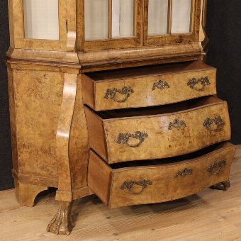 Antique Dutch showcase in walnut and burl from the early 20th century
