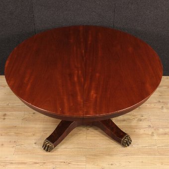 Antique Great extendable round table in mahogany