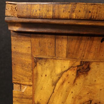 Antique Small Venetian dresser in walnut and burr walnut