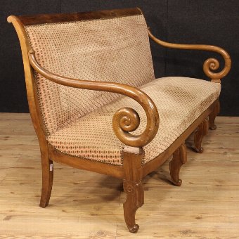 Antique French sofa in walnut in Restoration style of the 19th century