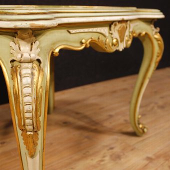 Antique Venetian coffee table in lacquered and gilt wood