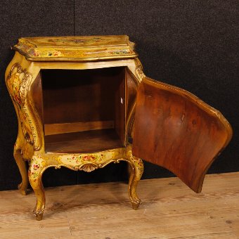 Antique Pair of Venetian bedside tables in lacquered and painted wood