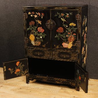 Antique French lacquered and painted chinoiserie cupboard