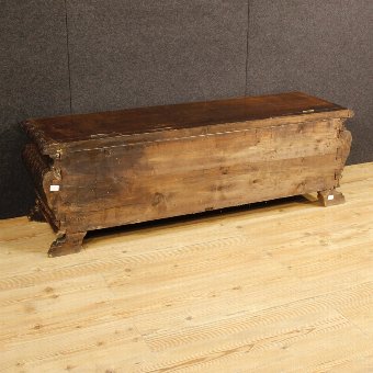 Antique Italian chest in wood in Renaissance style